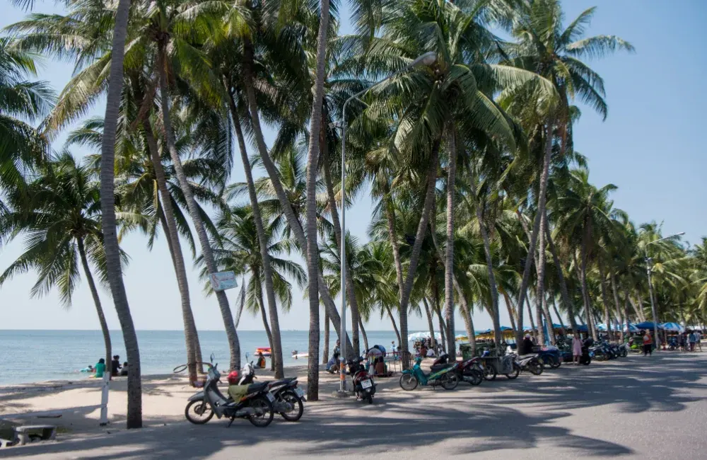 หาดบางแสน ชลบุรี